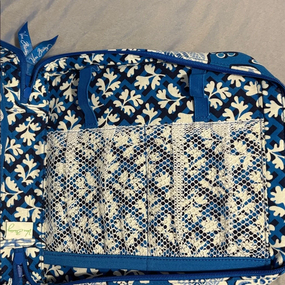Blue Lagoon (2011) Vera Bradley travel Organizer - Picture 2 of 6